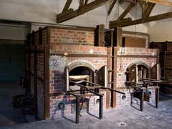 Campo de concentración de Dachau, hornos crematorios